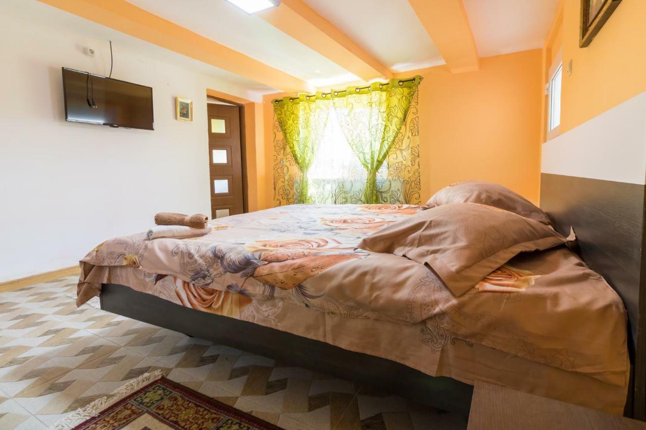 Casa De Vacanta Marya Baia de Fier Ngoại thất bức ảnh